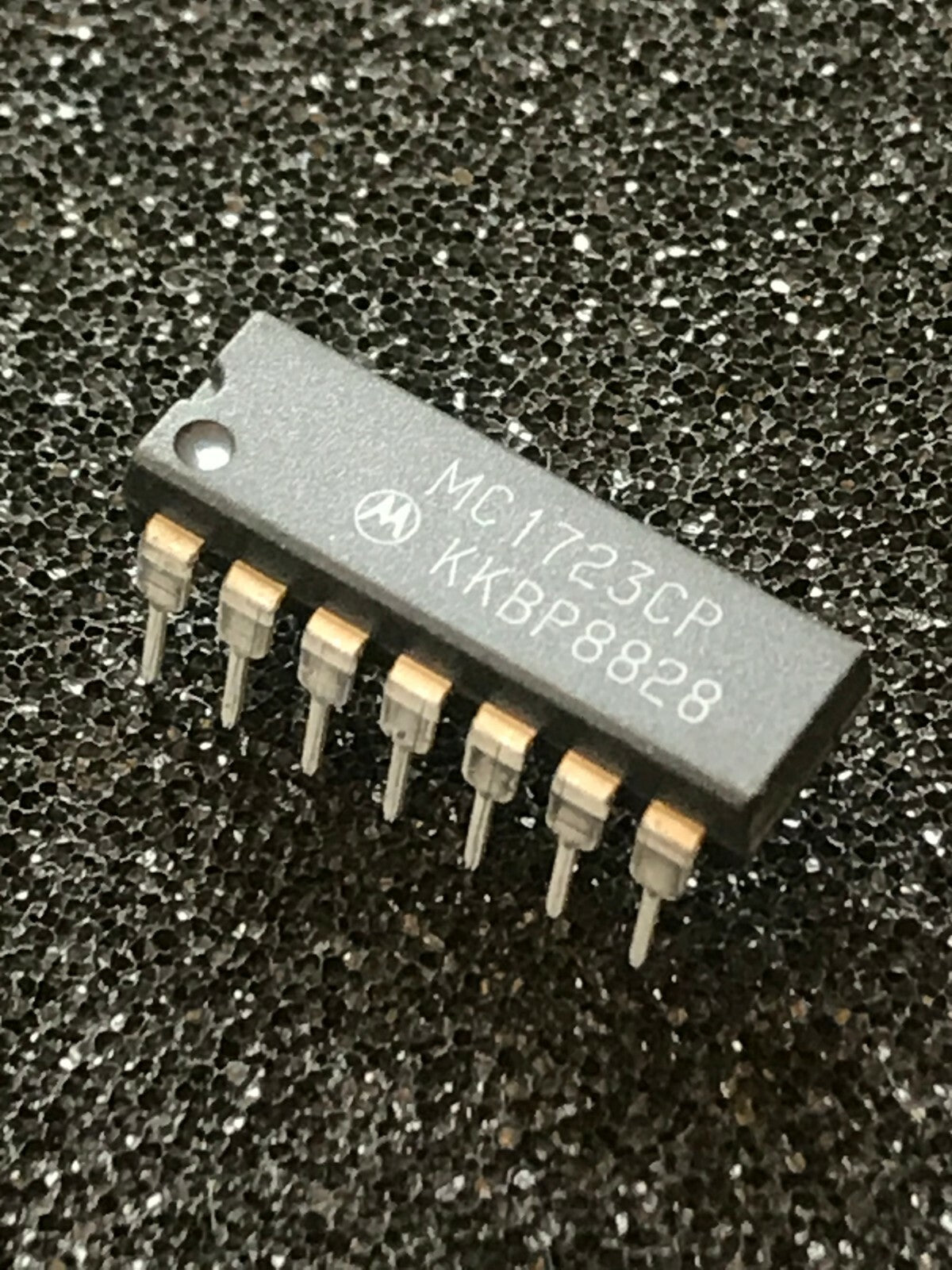 MC1723CP MOTOROLA VOLTAGE REG CHIP SEMICONDUCTOR I.C. (x1) fd6d86