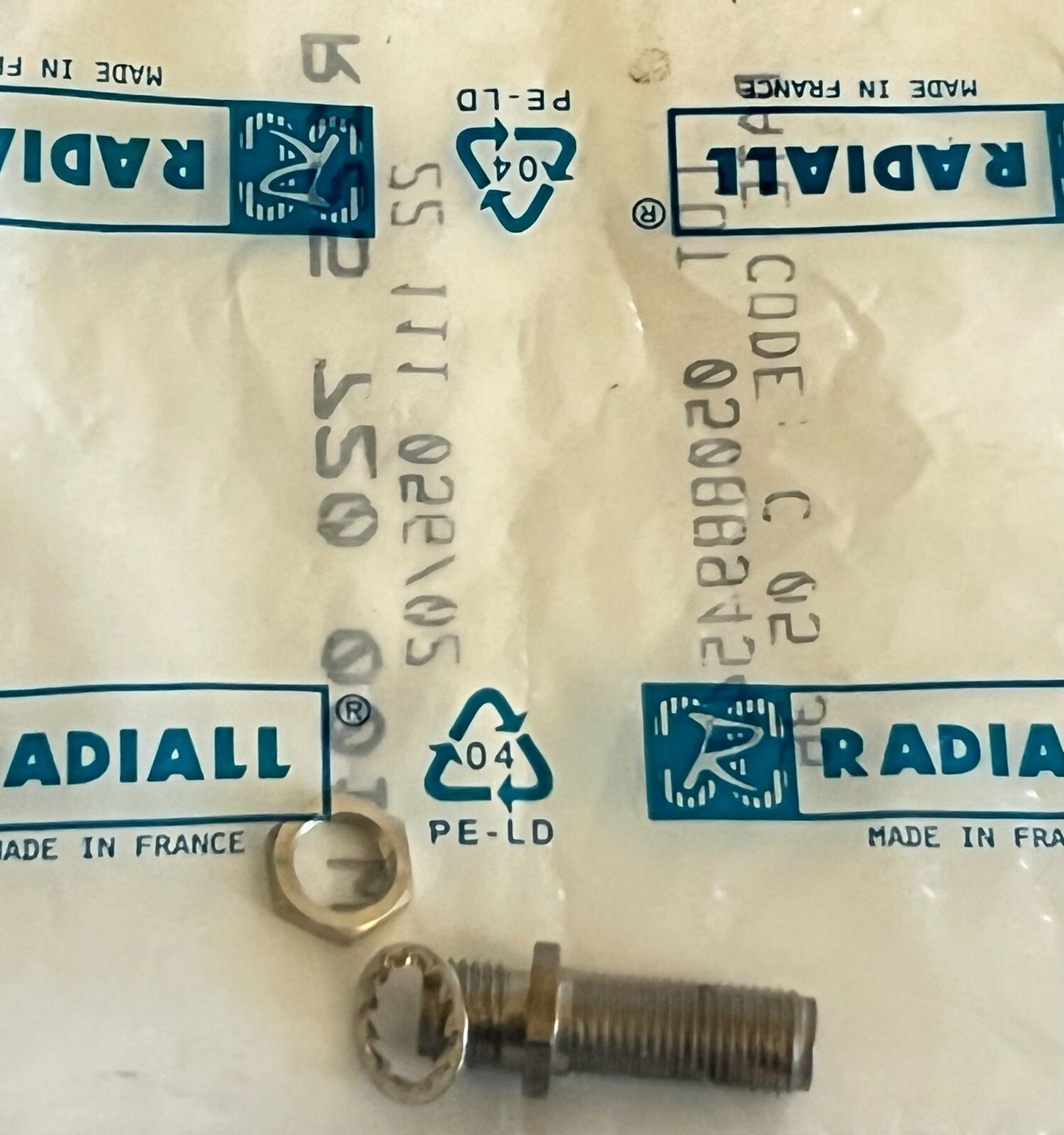 RADIALL R125720001W SMA LONG REACH FEMALE / FEMALE BULKHEAD ADAPTER fbb15a6