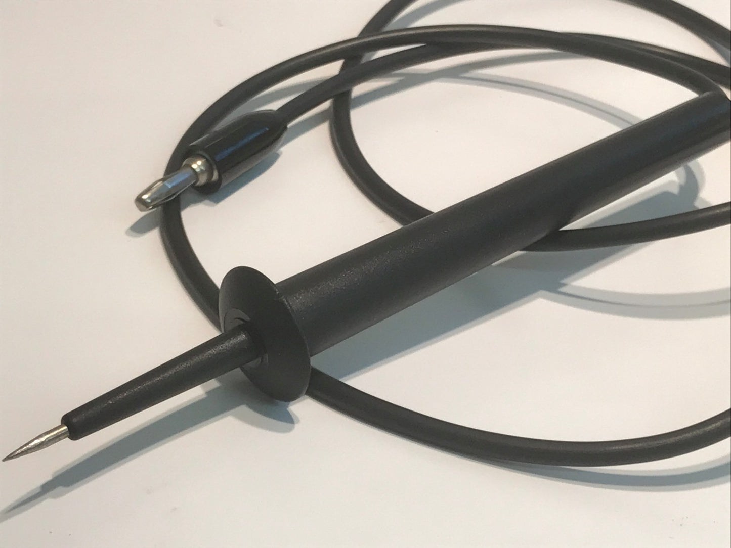 SHARP POINT TEST PROBE TO 4MM PLUG LOVELY MILITARY QUALITY CABLE ae1T12