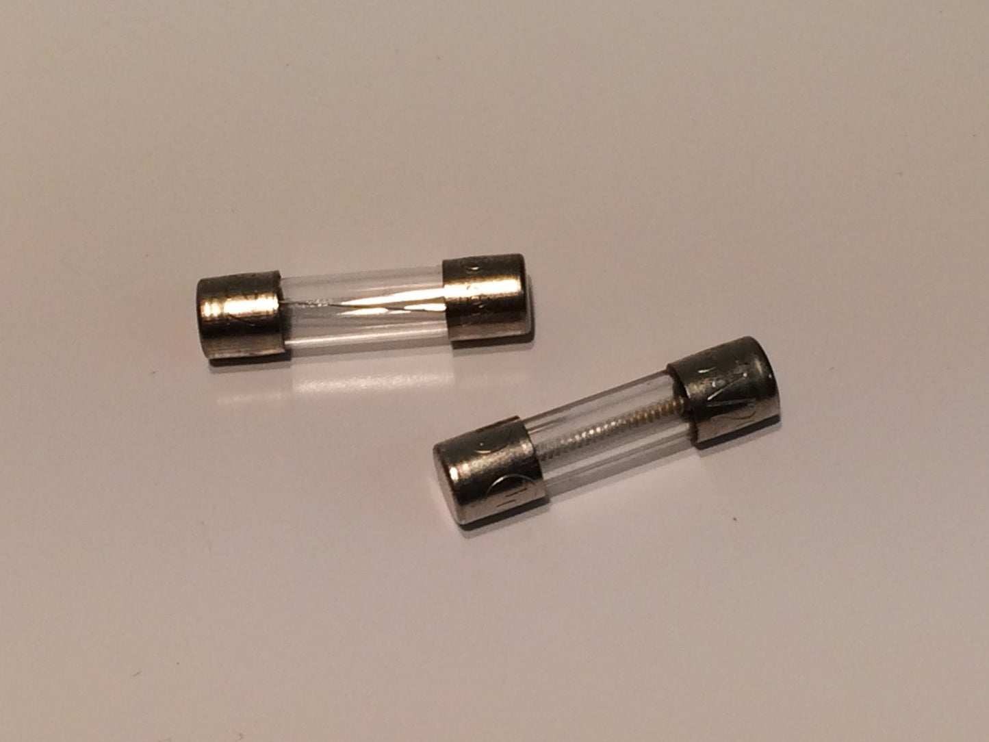 20MM GLASS 2.5A TIME DELAY FUSE T2.5A BUSSMANN (x2) bdc6