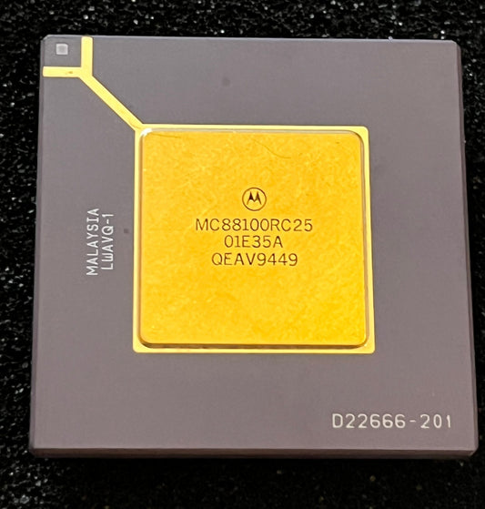 MC88100RC25 MOTOROLA COLLECTIBLE CERAMIC GOLD PGA RISC PROCESSOR fcb28.14