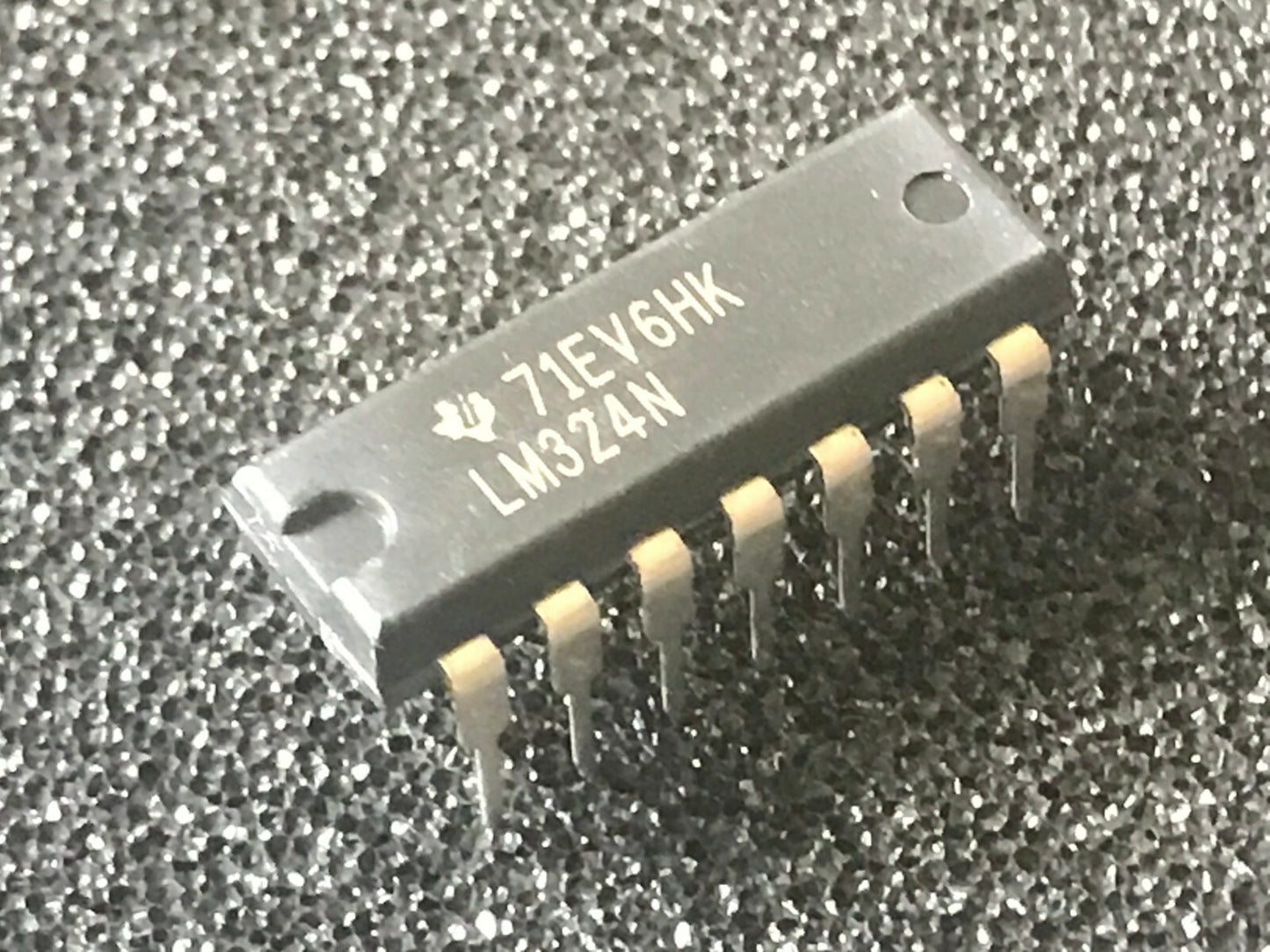 LM324N ORIGINAL TEXAS INST. QUAD OP AMP 14 PIN CHIP UK STOCK x1 fcb27.46