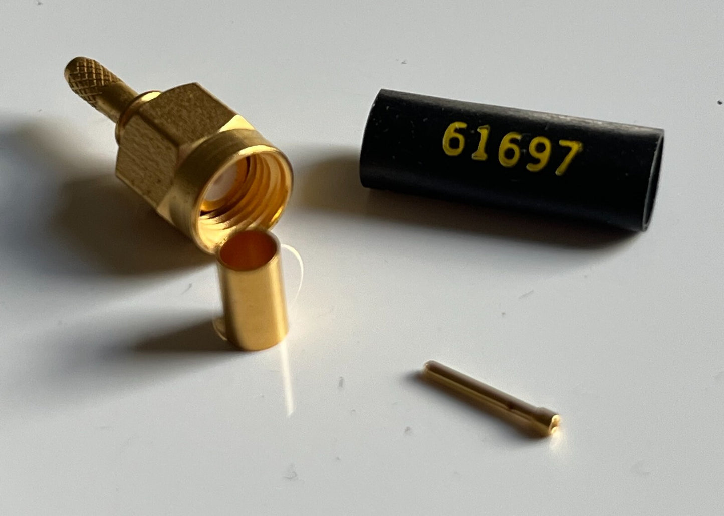 OMNI SPECTRA GOLD PLATED SMA MALE CABLE MOUNT PLUG (x1) 2031-5006-00 FD5B15
