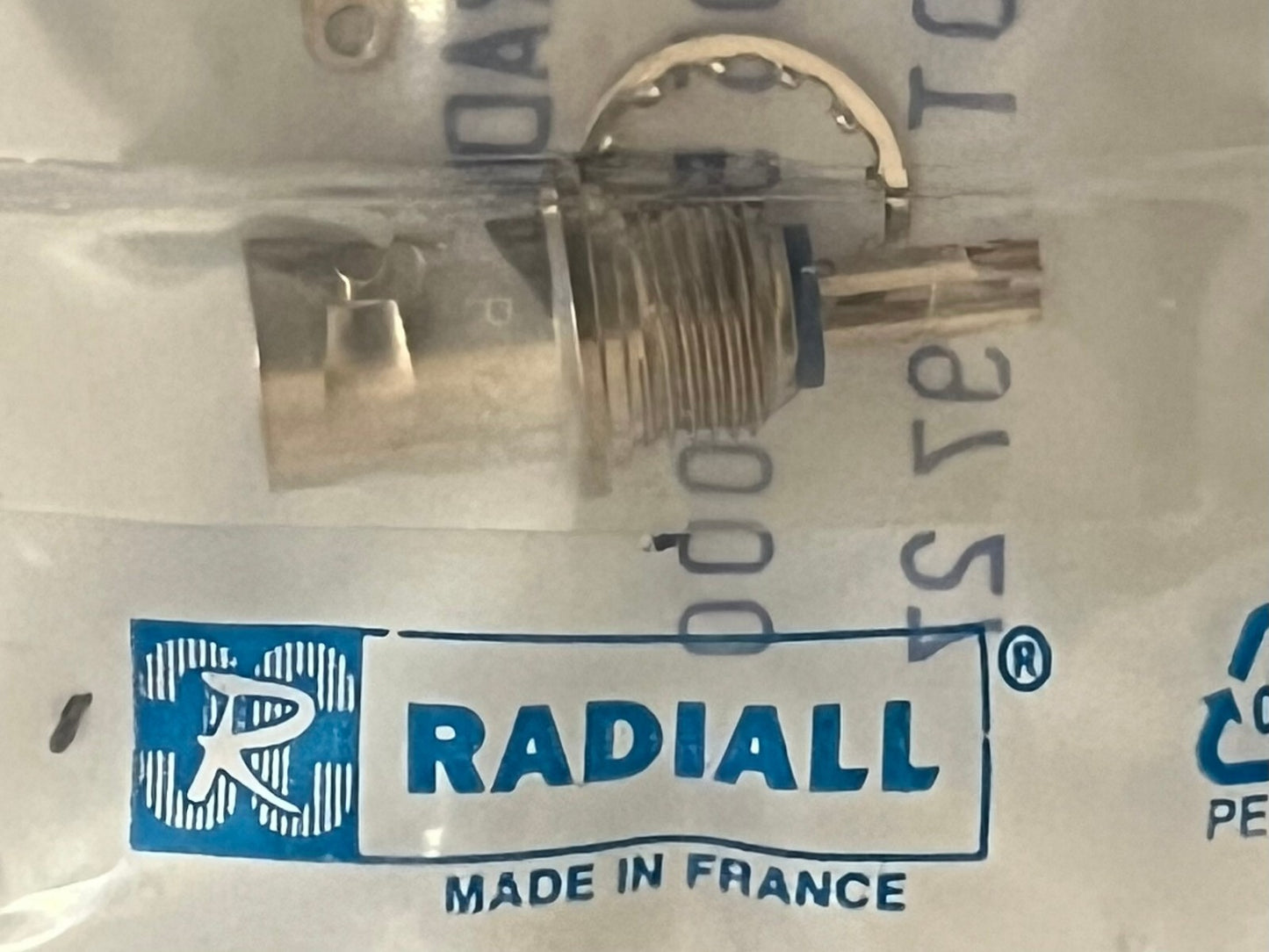 RADIALL R605550000 BR2 SOCKET 78 OHM FEMALE 2 POLE BNC (x1) AD2N25