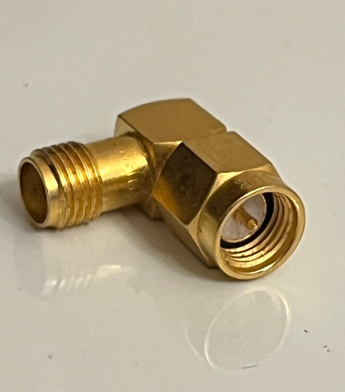 SUHNER SMA MALE TO SMA FEMALE RIGHT ANGLE RF ADAPTER 53_SMA-50-0-1/111 fd5h5