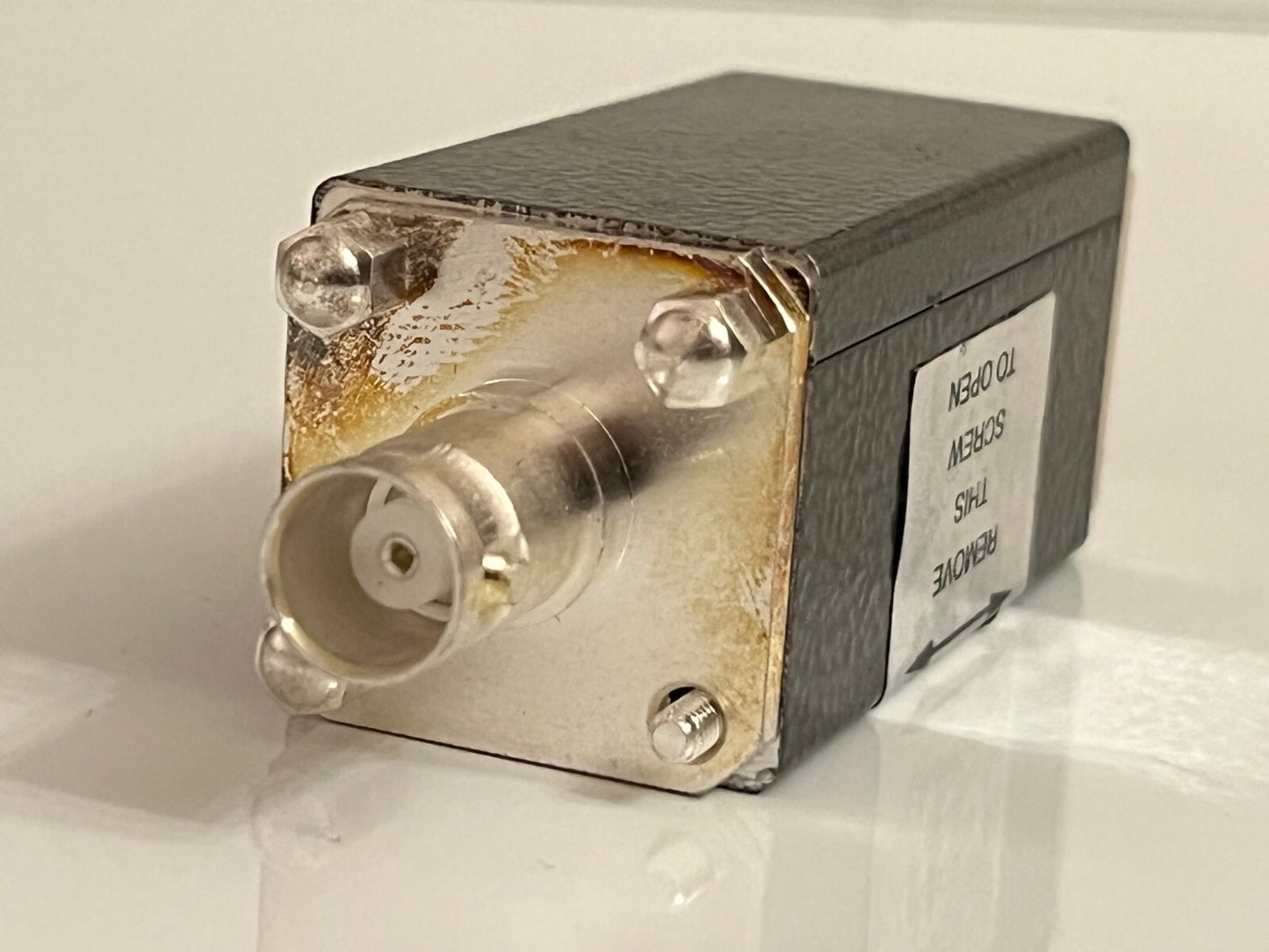 BNC IN LINE PROJECT CASE MALE - FEMALE BNC BOX MODULE GREENPAR (x1) ad1p44