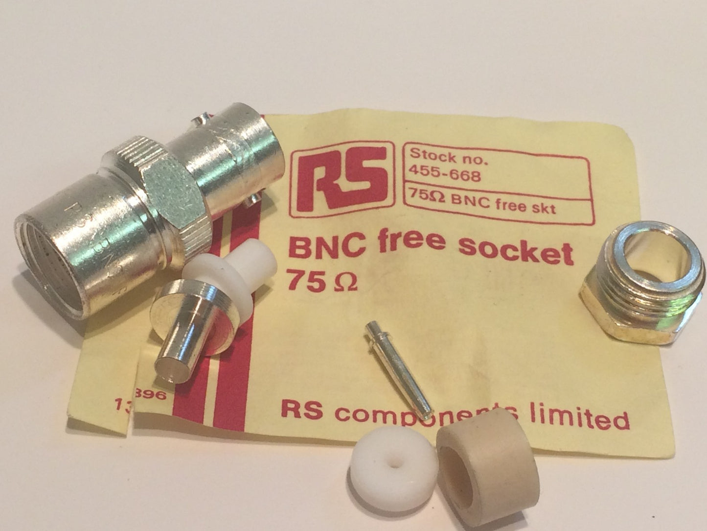 75 OHM BNC CABLE MOUNT FEMALE BY RS 455-668 FREE SOCKET FOR RG59 fbb13T