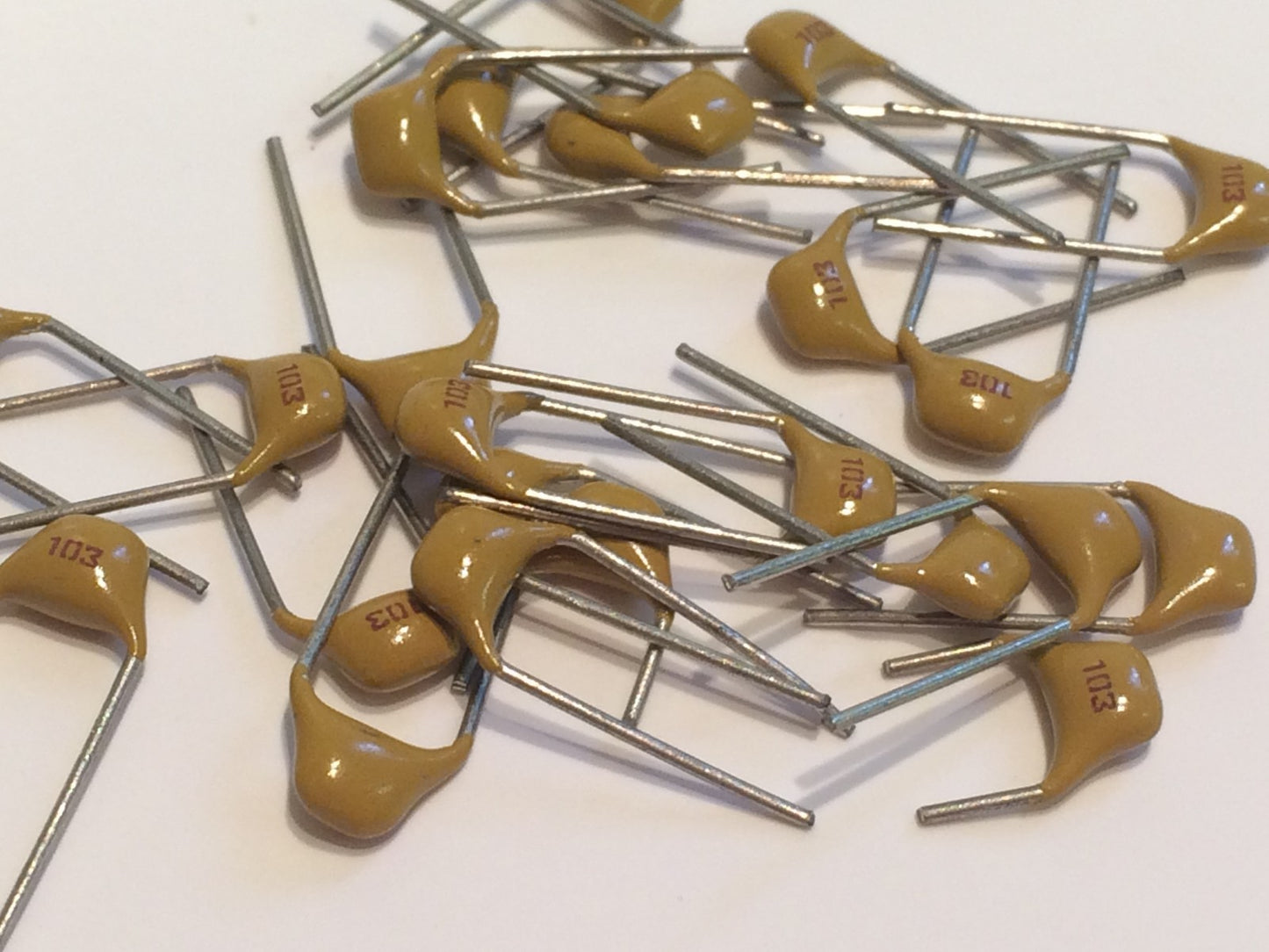 10nF .01uF 100V STANDARD MULTI LAYER CERAMIC CAPACITOR (x10) fbb13P
