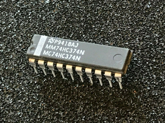 MM74HC374N MC74HC374N ORIGINAL NSC OCTAL FLIP FLOP CHIP UK STOCK x1 fd6d63