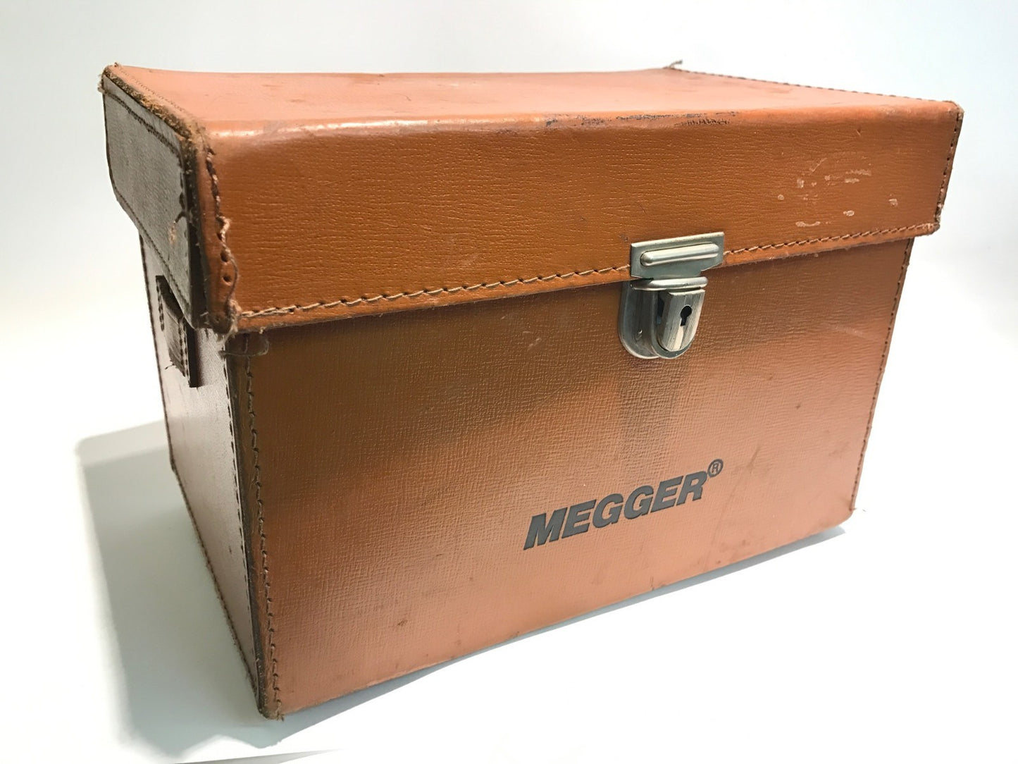 MEGGER ET3/2 HAND CRANK EARTH RESISTANCE TESTER & CASE ad2#20