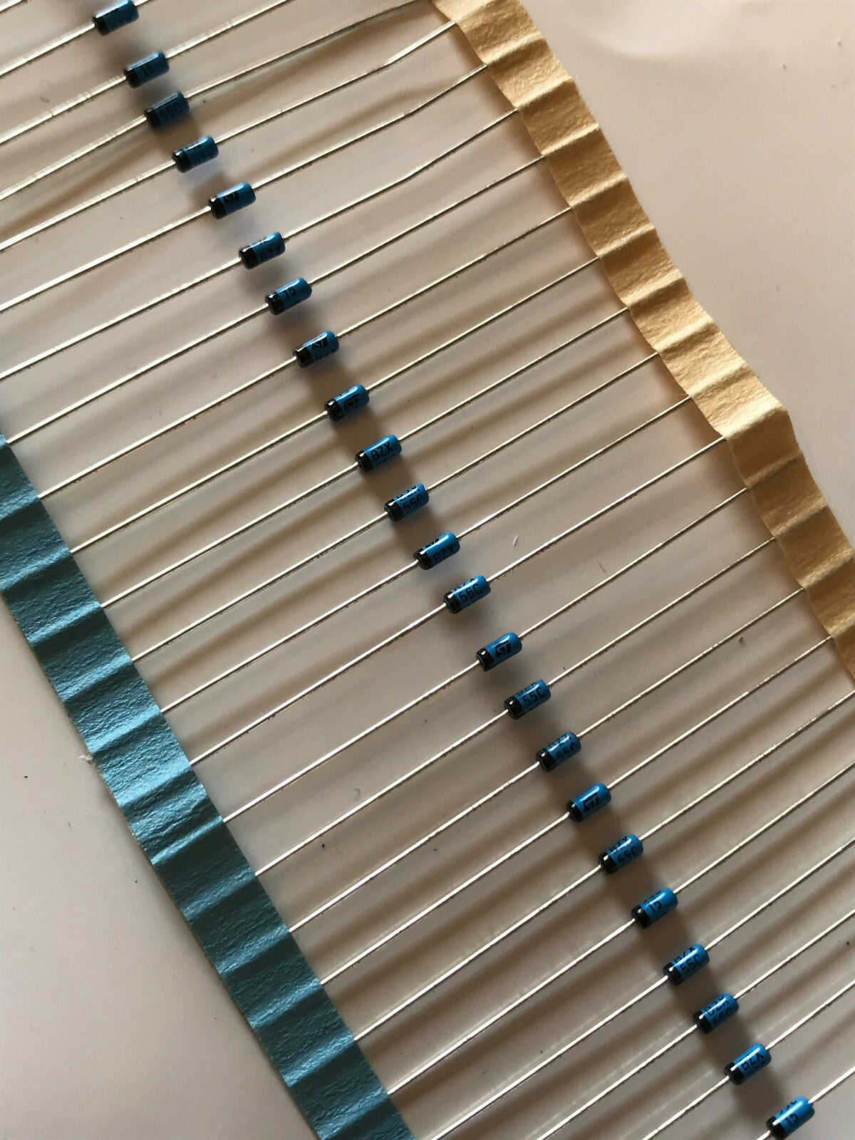 BZX55C 15V ORIGINAL ST 15V 500mW ZENER DIODE UK STOCK fcb25.15