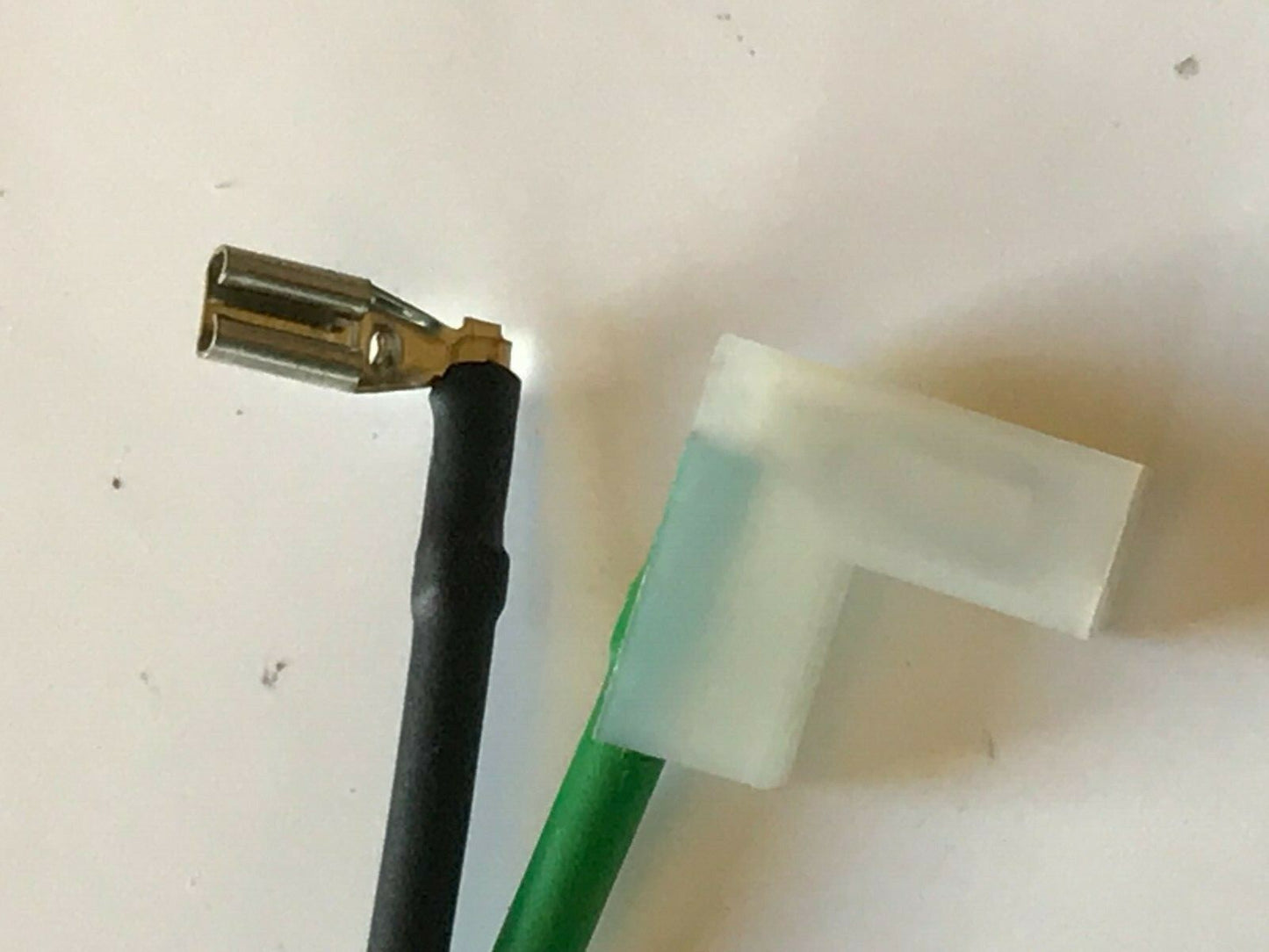 2.8mm 1/8" SMALL RIGHT ANGLE SPADE CONNECTORS ON 13CM HI TEMP WIRE (x2) fd5e38