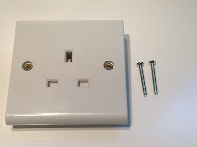 13A SINGLE MAINS SOCKET NOT SWITCHED WHITE fcc3d