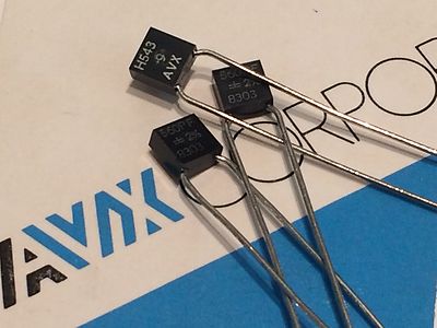 560pF 100V 2% CLOSE TOLERANCE VINTAGE AVX CERAMIC CAPACITOR (x3) fd2j73