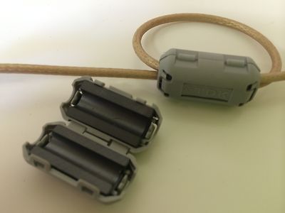 FERRITE CLAMP NOISE SUPPRESSOR SMALL TDK SNAP ON FERRITE FOR RFI (x1) blb65