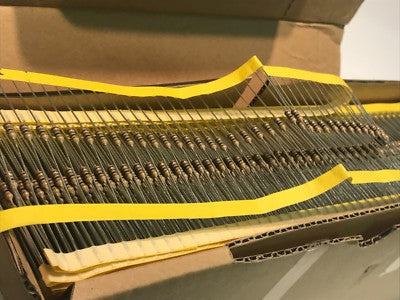 CFR-25JT-52-18R YAGEO CARBON FILM RESISTOR 18 OHM 5% 0.25W x 5000pcs ac1e2