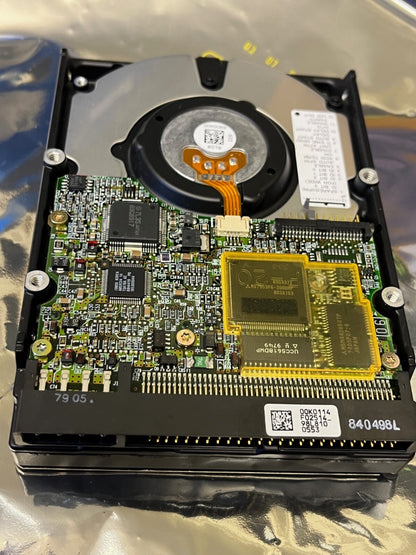 IBM DDRS-34560 00K3980 4560MB 50-PIN SCSI DRIVE ad2J40