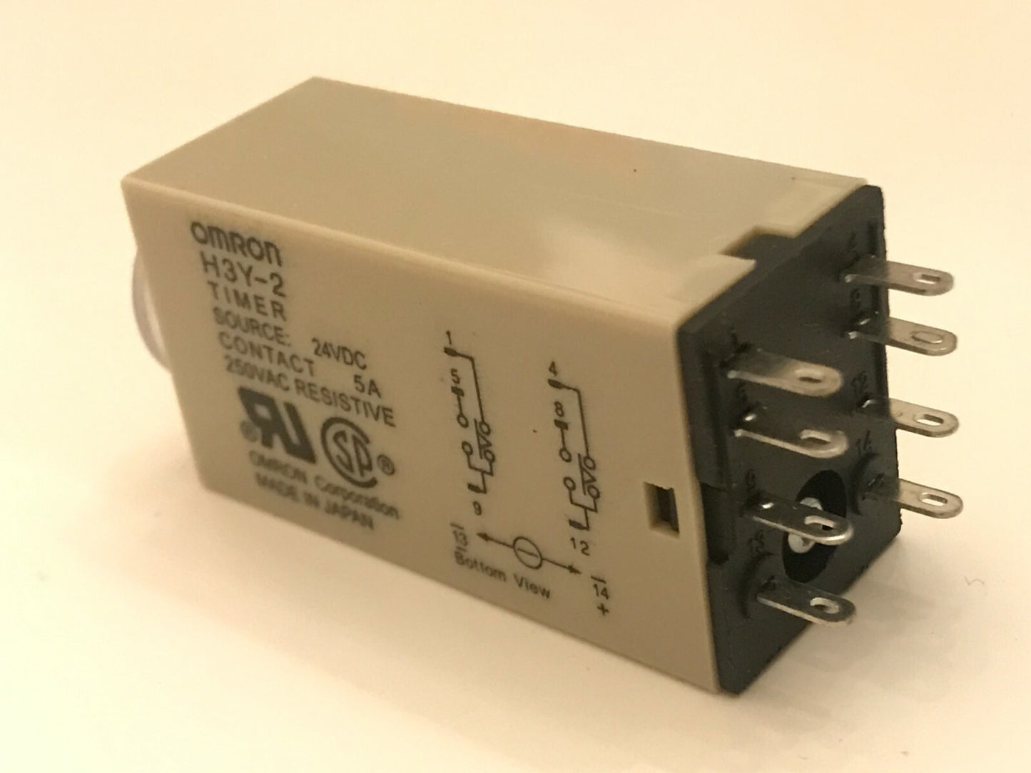 H3Y-2 24V DC MINIATURE PLUG IN TIMER 8 PIN 1 - 30 SECONDS DP CONTACTS ad2G13