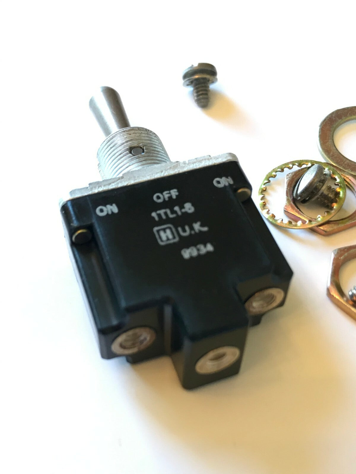 MILITARY SPEC 1 POLE CENTER OFF BIAS SPRING RETURN TOGGLE SWITCH 1TL1-5 ad1J69