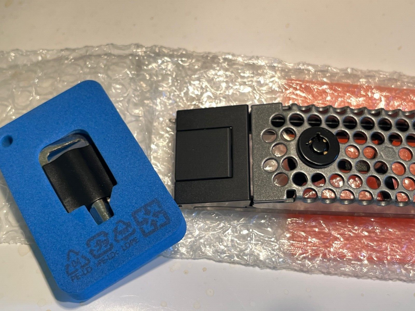 1U Locking front Bezel Dell PowerEdge R640/R650/R440/R450 Etc. With key fd6a20