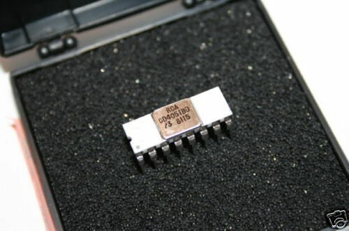 COLLECTORS CHIP RCA CD4051BD/3 RARE WHITE CERAMIC IC fd2j15
