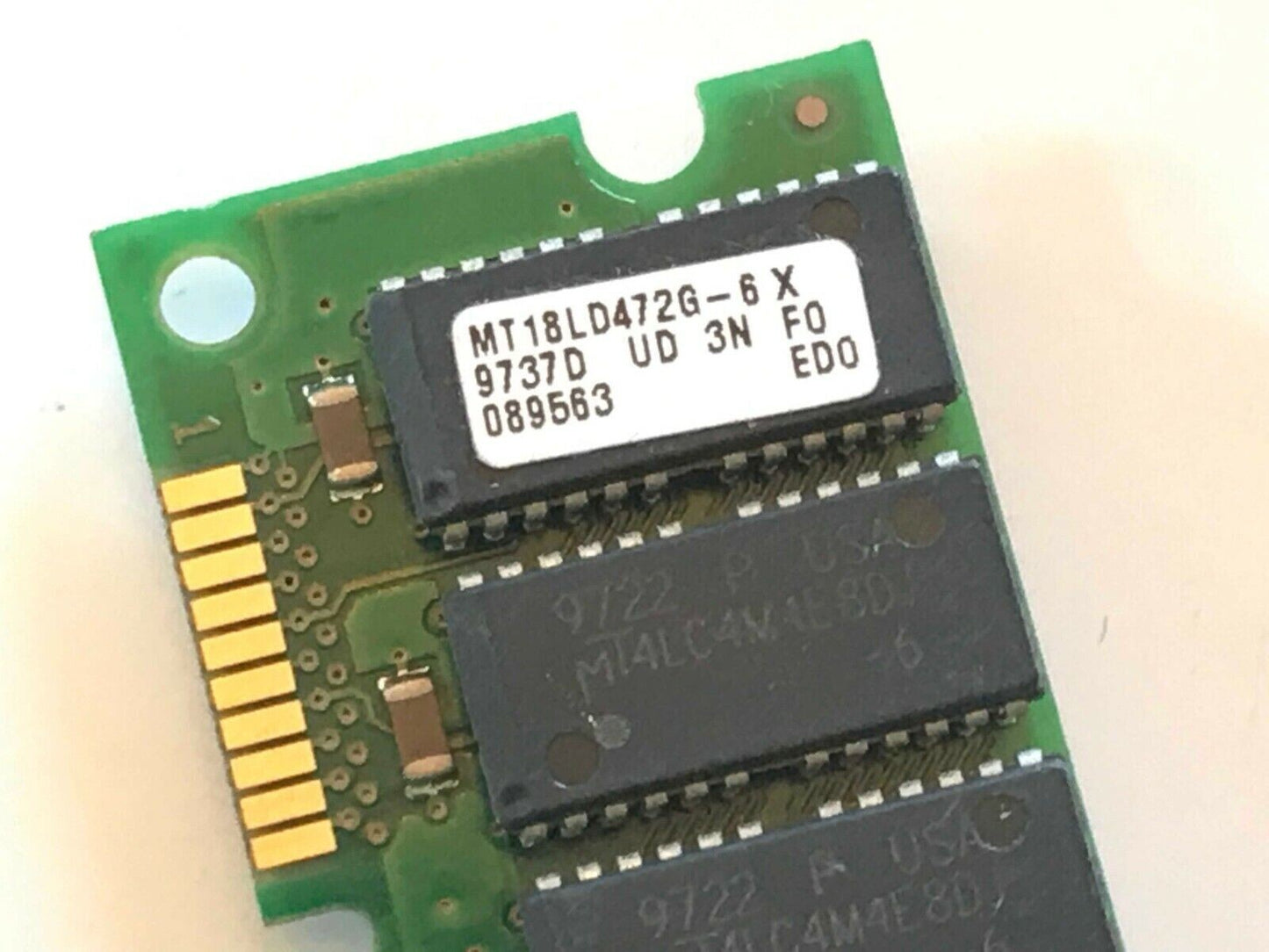 32MB EDO DIMM 168-pin 3.3V 60NS BUFFERED ECC MT18LD472G-6X fcb10.29