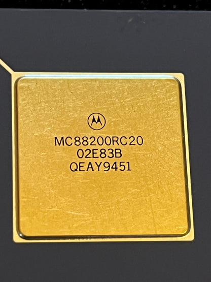MC88200RC20 MOTOROLA COLLECTIBLE CERAMIC GOLD PGA CACHE CONTROLLER fcb28.11