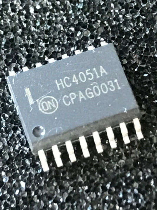 HC4051A ORIGINAL MOTOROLA 74HC4051A SURFACE MOUNT CHIP SO16 UK STOCK x1 fcb16.72