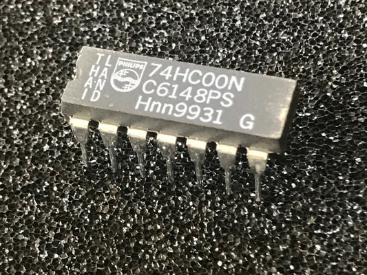 74HC00N ORIGINAL PHILIPS QUAD 2 INPUT NAND CHIP UK STOCK x1 fcb16.44