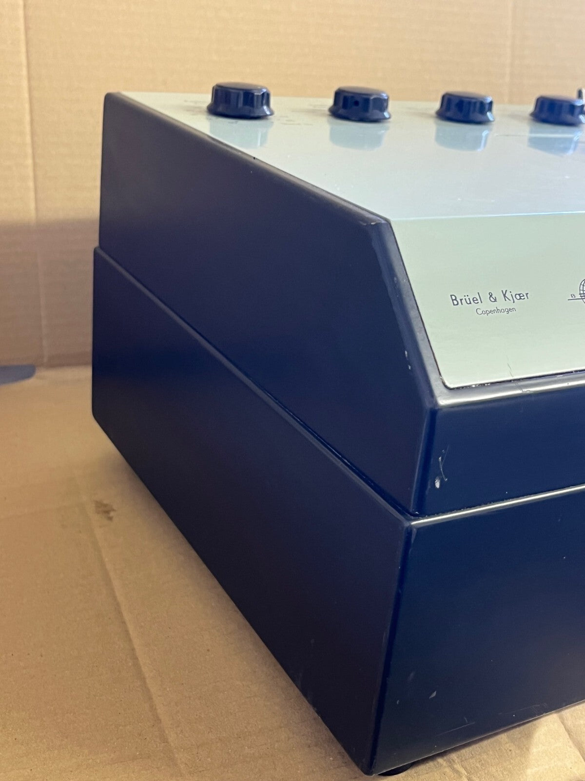 BRUEL & KJAER 2305 LEVEL CHART RECORDER WITH ZR-0005 LOG POTENTIOMETER