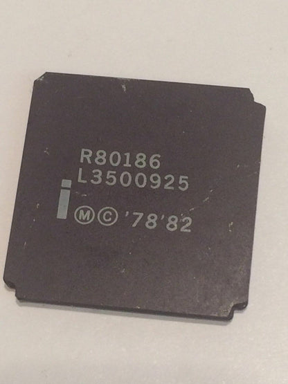 INTEL R80186 FLAT PACK GOLD CERAMIC CHIP COLLECTIBLE VINTAGE PROCESSOR fba10a63