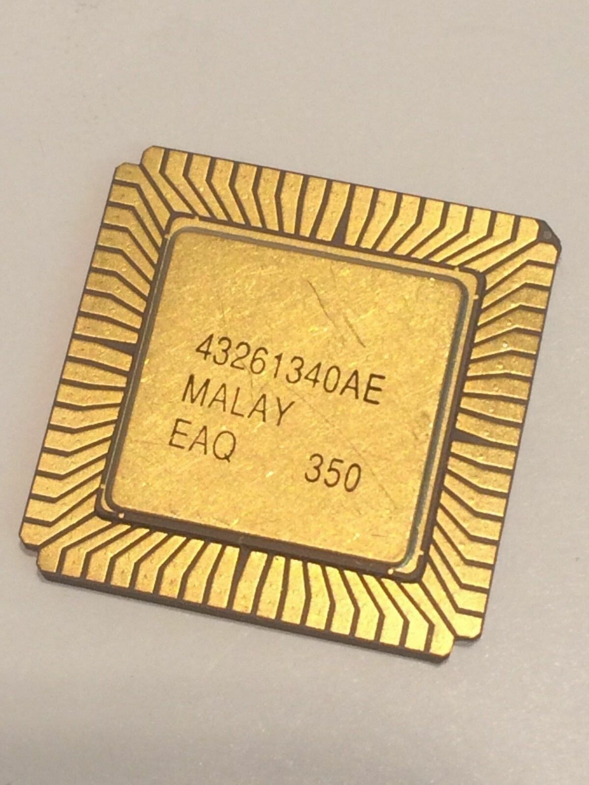 INTEL R80186 FLAT PACK GOLD CERAMIC CHIP COLLECTIBLE VINTAGE PROCESSOR fba10a63
