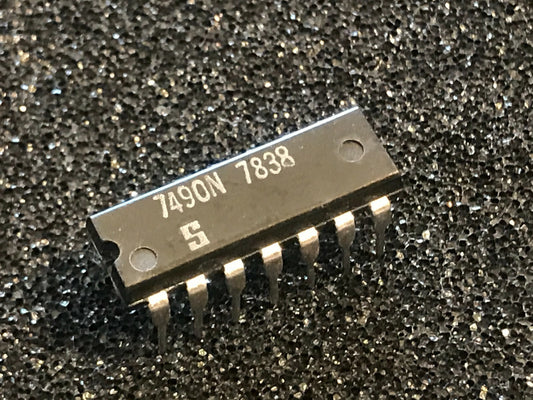 7490N ORIGINAL SIGNETICS DECADE COUNTER CHIP UK STOCK x1 faa13a5