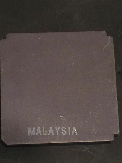 AMD R80186 FLAT PACK GOLD CERAMIC CHIP COLLECTIBLE VINTAGE PROCESSOR fba10a55