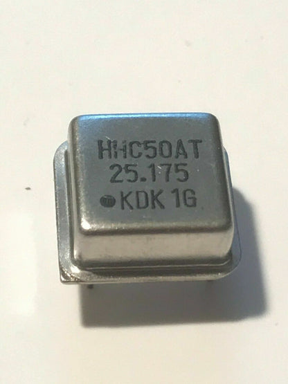 XTAL CRYSTAL OSCILLATOR 4 PIN METAL CAN 8 PIN DIL SIZE ALL FREQUENCIES faa27