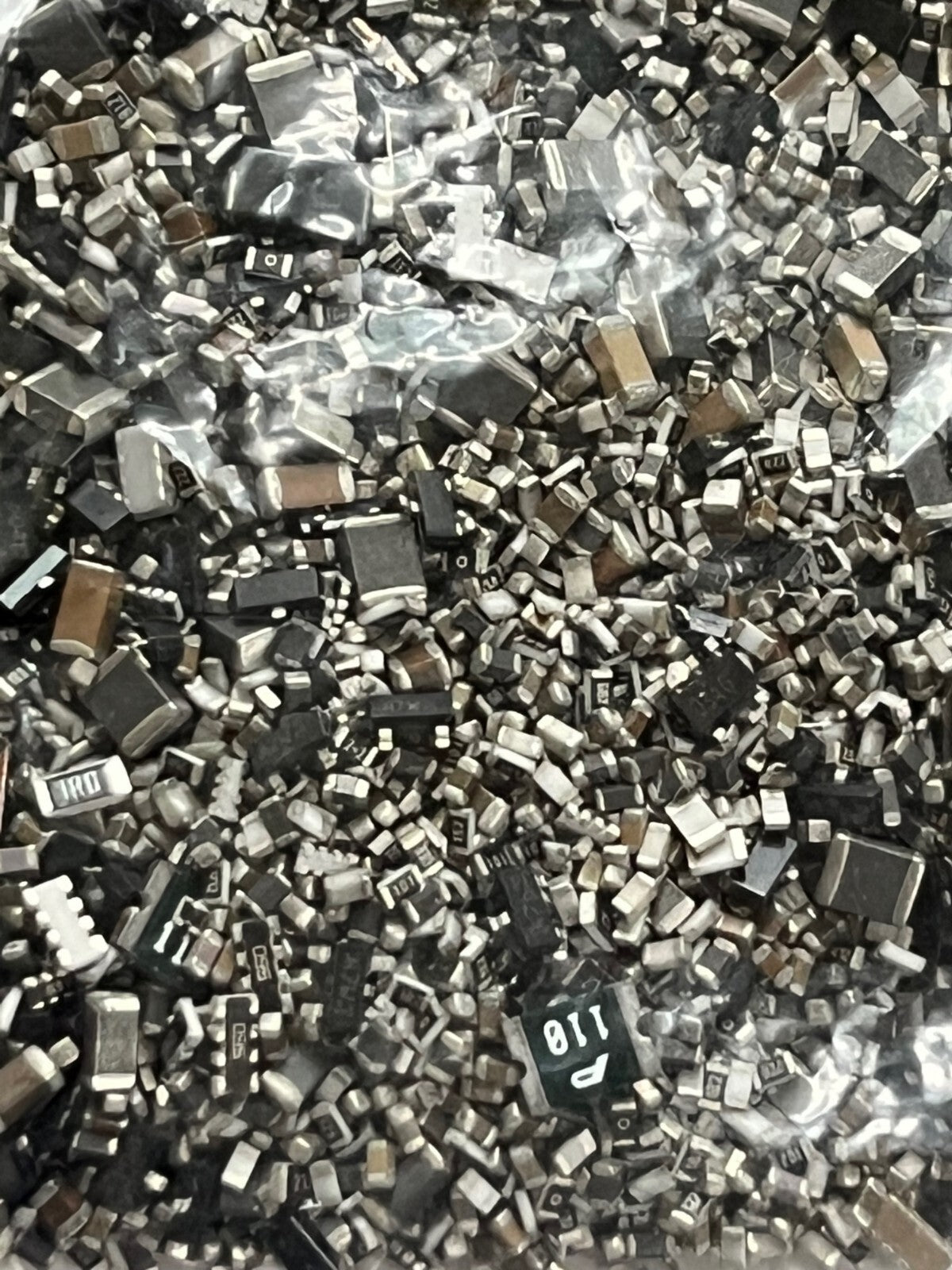 BAG 75g OF CAPACITORS, SEMICONDUCTORS SCRAP PRECIOUS METAL RECLAIM fd2k23
