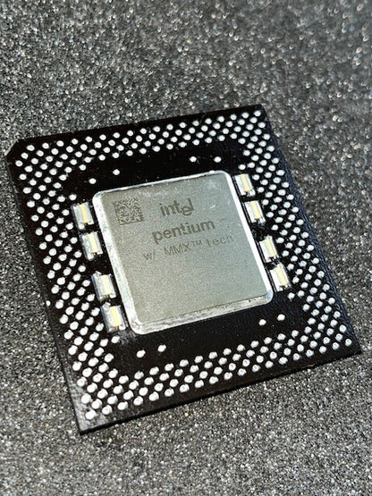 INTEL FV8050320 SL27J 2.8V MMX 200Mhz 66FSB CPU UK STOCK fba39.49