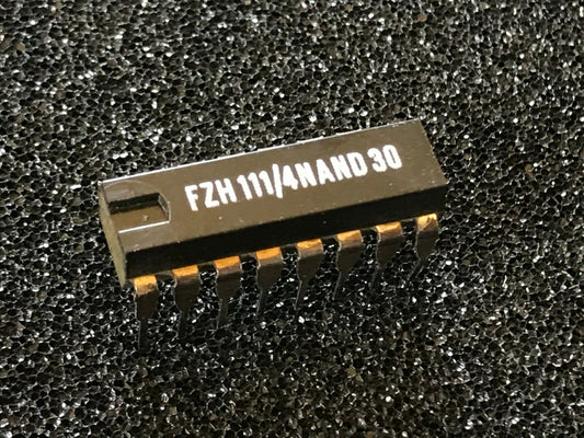 FZH111 /4NAND COLLECTORS IC CHIP 16 PIN EARLY HOUSE MARKED UK STOCK (x1) fd7d103