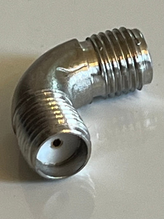 26GHz SMA FEMALE TO SMA FEMALE RIGHT ANGLE RADIUS SWEPT BEND ADAPTER ad2n37
