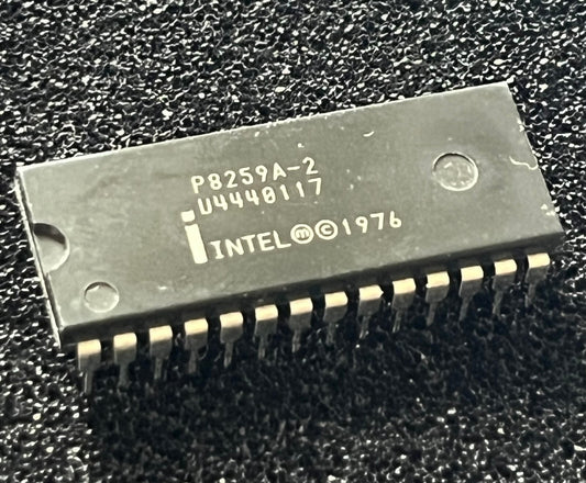 P8259A-2 ORIGINAL INTEL PROGRAMMABLE INTERRUPT CHIP UK STOCK x1 fcb20.22