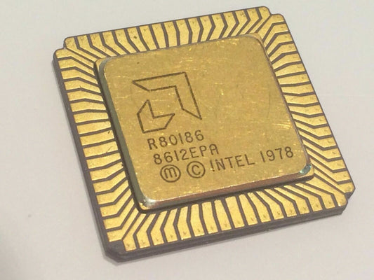 AMD R80186 FLAT PACK GOLD CERAMIC CHIP COLLECTIBLE VINTAGE PROCESSOR fba10a53