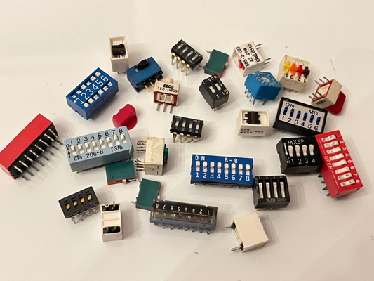 QUANTITY OF 27 VARIOUS DIP DIL SWITCHES GRAYHILL ERG ETC FBA10A11