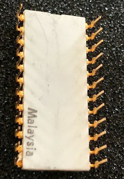 COLLECTORS CHIP INTEL C1702A WHITE CERAMIC GOLD EPROM MALAYSIA '75 fcb10.1B