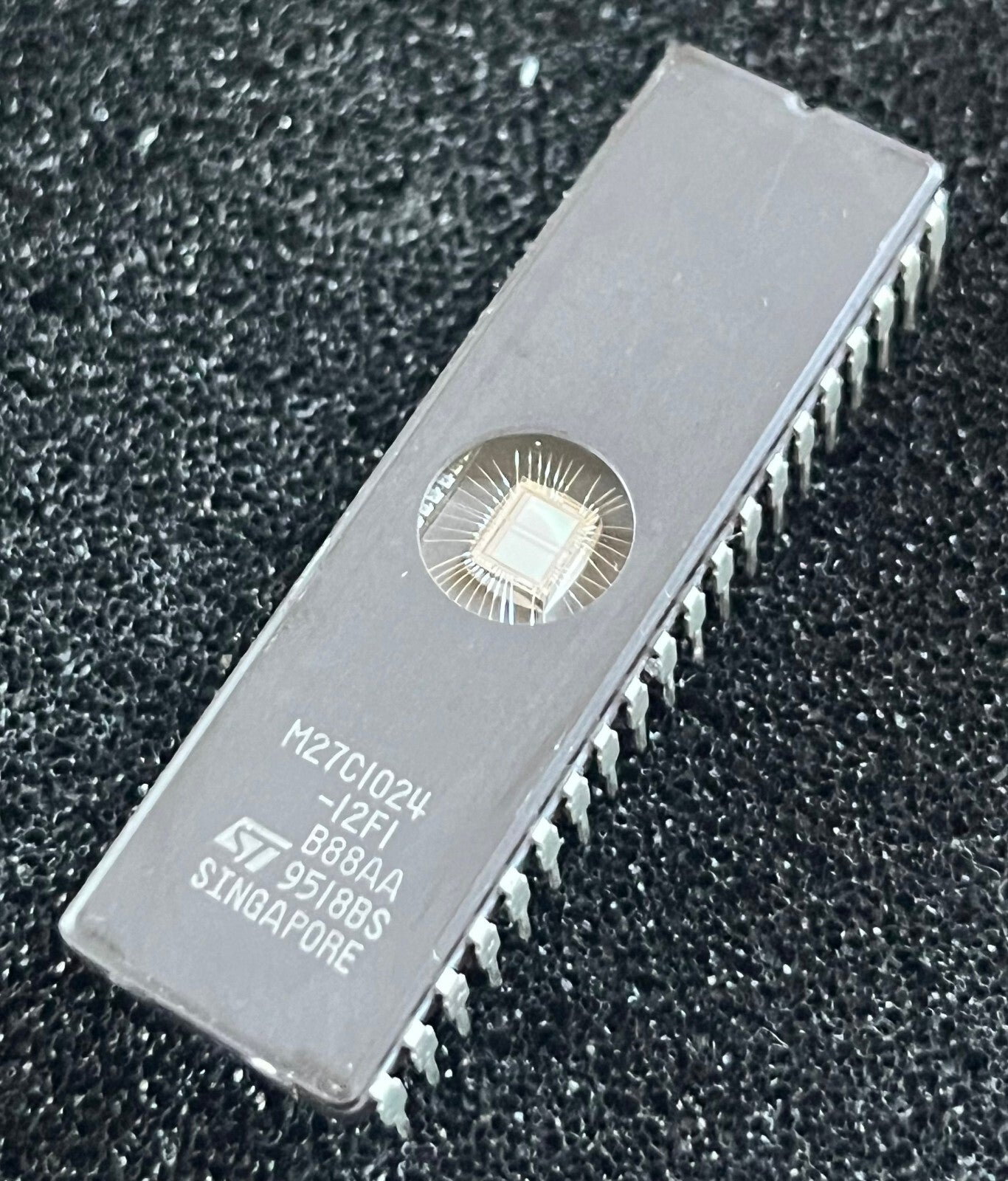 ST M27C1024-12F1 1MB 40 PIN EPROM UK STOCK x1 fd6d80