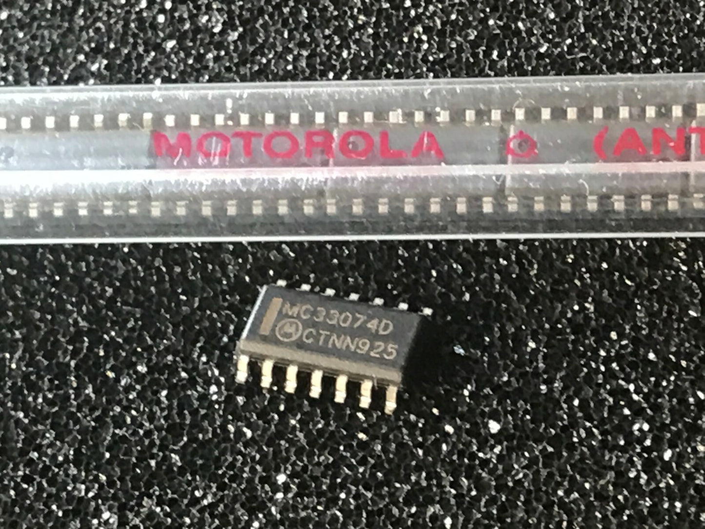 MC33074D ORIGINAL MOTOROLA QUAD SURFACE MOUNT OP AMP CHIP UK STOCK x1 fcb27.18