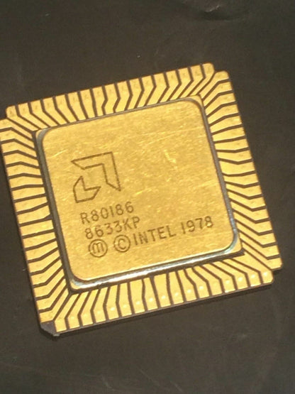 AMD R80186 FLAT PACK GOLD CERAMIC CHIP COLLECTIBLE VINTAGE PROCESSOR fba10a55
