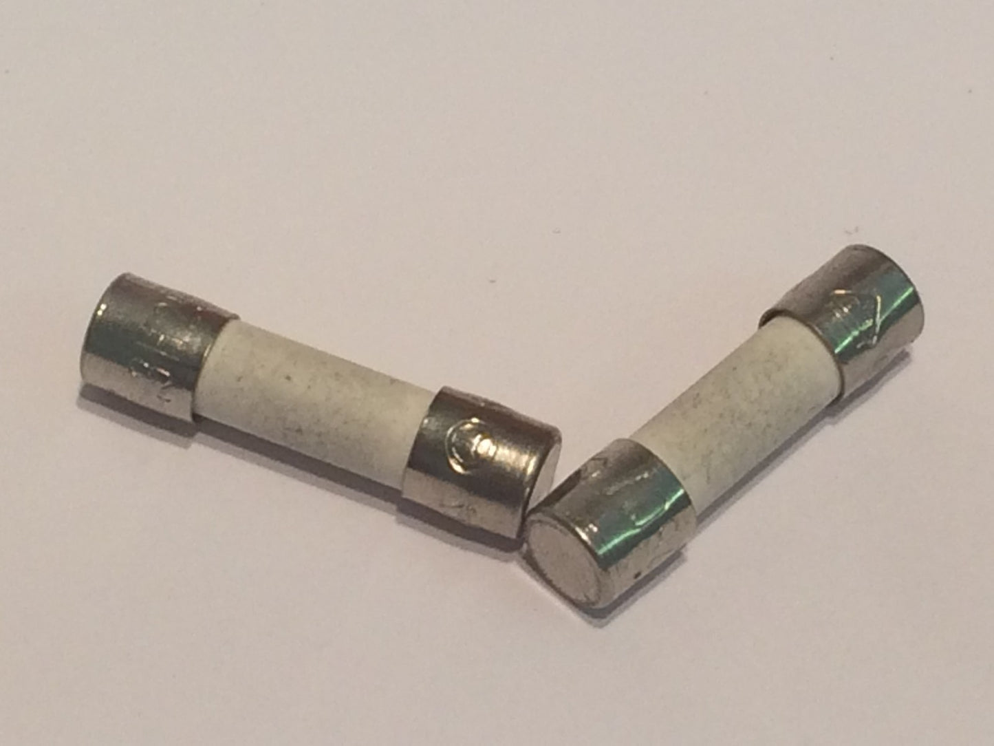 20MM CERAMIC 6.3A TIME DELAY FUSE (x2) fbb22N