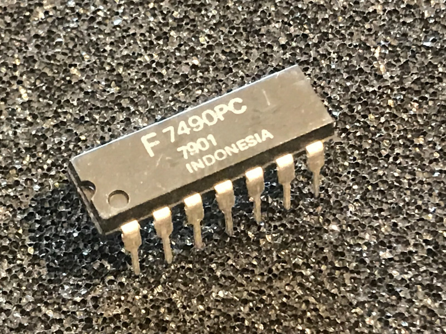 F7490PC ORIGINAL FAIRCHILD DECADE COUNTER CHIP 7490PC UK STOCK x1 faa12B