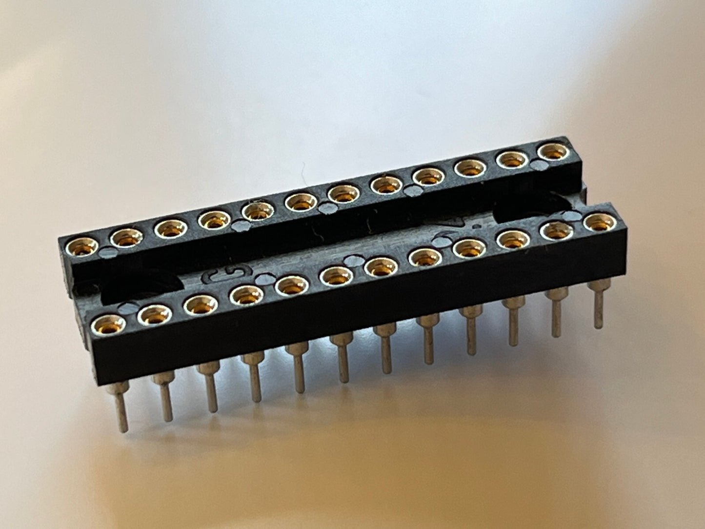 24 WAY 0.3" SKINNY WIDTH GOLD PLATED TURNED PIN DIL IC SOCKET (x1) fba39.19