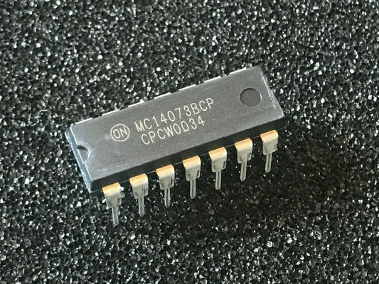 ORIGINAL ON SEMI MC14073BCP 14 PIN DIL AND GATE CHIP UK STOCK x1 fcb27.50